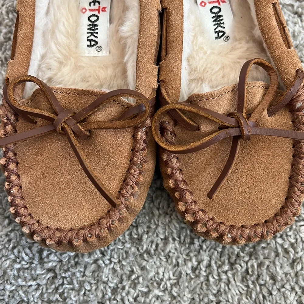 MINNETONKA SLIPPERS - Picture 4 of 4